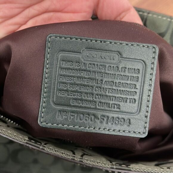 Authentic Hunter Green Coach Purse LIKE NEW - Picture 6 of 6